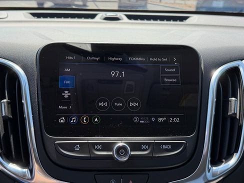 Used 2024 Chevrolet Equinox LT image 10