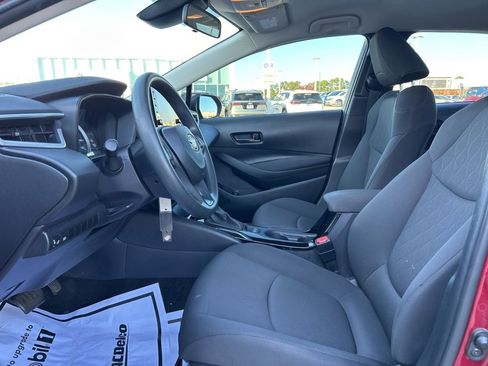 Used 2022 Toyota Corolla LE image 12