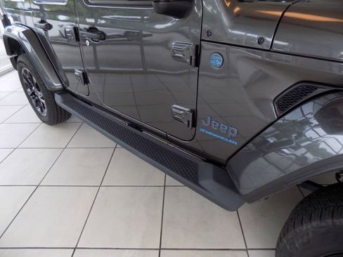Certified 2025 Jeep Wrangler Unlimited Sahara AWD/4WD image 35