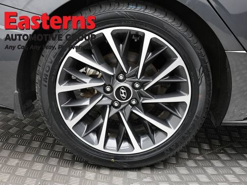 Used 2023 Hyundai Sonata Limited w/ Preferred Accessory Package FWD image 31