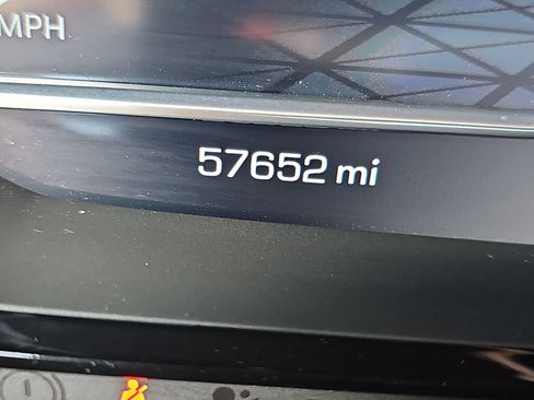 Used 2023 GMC Yukon XL Denali Ultimate w/ LPO, Floor Liner Package AWD/4WD image 18
