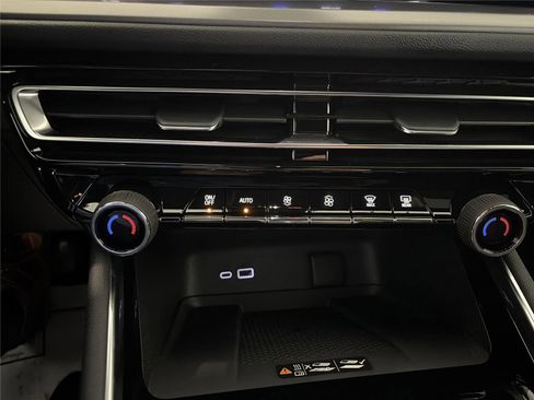 New 2026 Chevrolet Traverse LT w/ Midnight/Sport Edition image 25