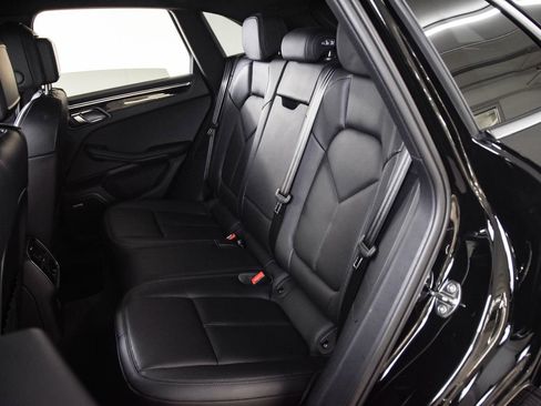 Certified 2026 Porsche Macan image 24