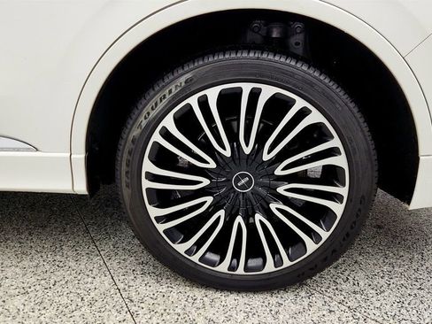 Used 2022 Lincoln Aviator Black Label w/ Dynamic Handling Package image 9