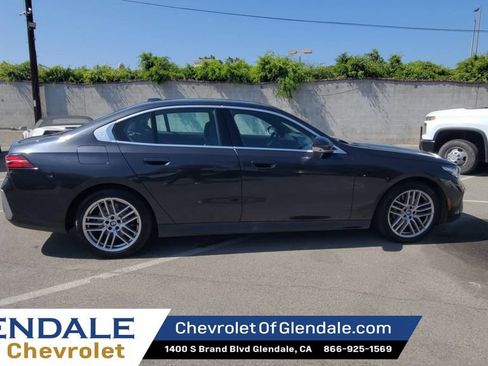 Used 2024 BMW 530i RWD image 9