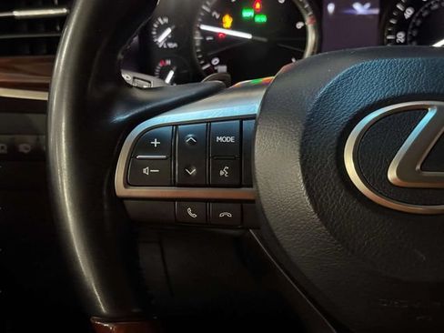 Used 2019 Lexus LX 570 4WD w/ Luxury Package image 15