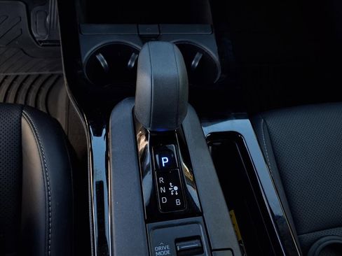 Certified 2023 Toyota Prius XLE image 12