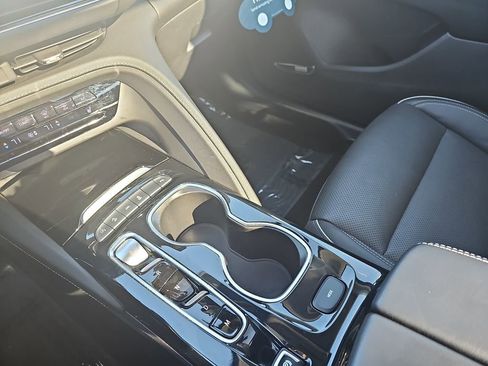 Certified 2021 Buick Envision Essence w/ Technology Package I AWD/4WD image 27