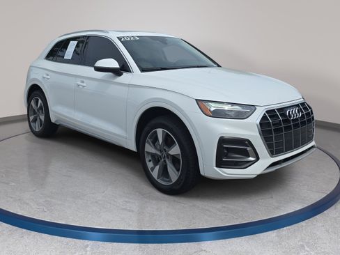 Used 2023 Audi Q5 2.0T Premium w/ Convenience Package AWD/4WD image 3