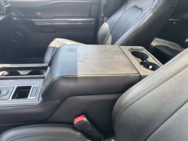 Used 2018 Ford Expedition Limited RWD image 16