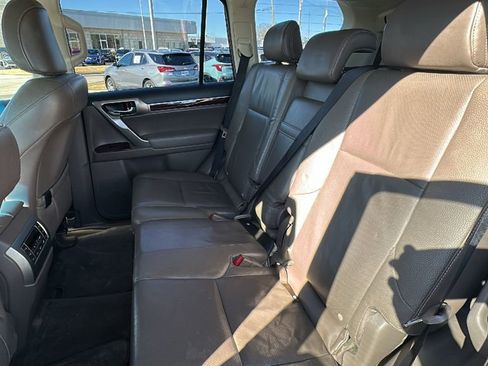 Used 2015 Lexus GX 460 image 11