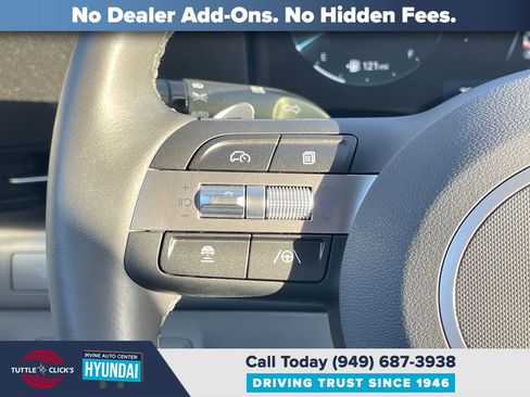 Certified 2025 Hyundai Kona Limited FWD image 36