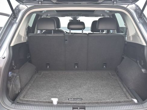 Used 2022 Volkswagen Tiguan SE AWD/4WD image 15