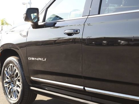 Used 2024 GMC Yukon XL Denali Ultimate AWD/4WD image 17