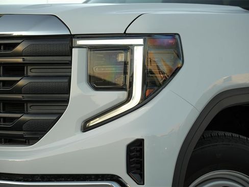 Used 2024 GMC Sierra 1500 Pro image 3