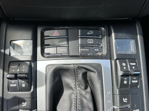 Certified 2018 Porsche Macan S AWD/4WD image 31