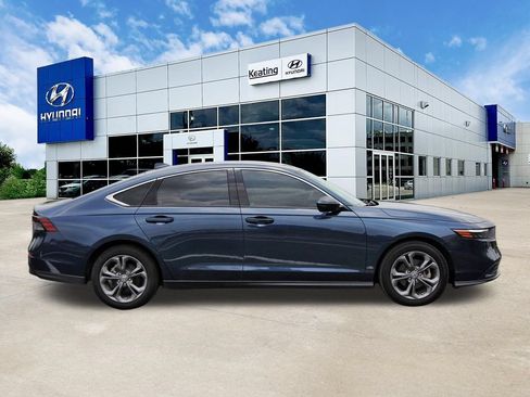 Used 2024 Honda Accord EX image 4