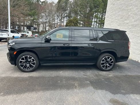 Used 2022 Chevrolet Suburban RST w/ Luxury Package image 5