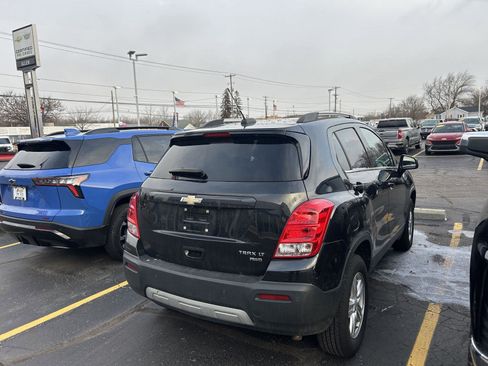 Used 2016 Chevrolet Trax LT w/ LT Convenience Package image 4