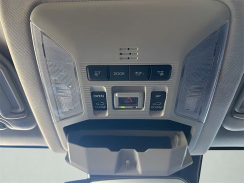 Used 2023 Toyota RAV4 XLE Premium image 53