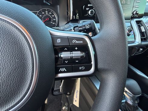 Certified 2023 Kia Sorento LX FWD image 23