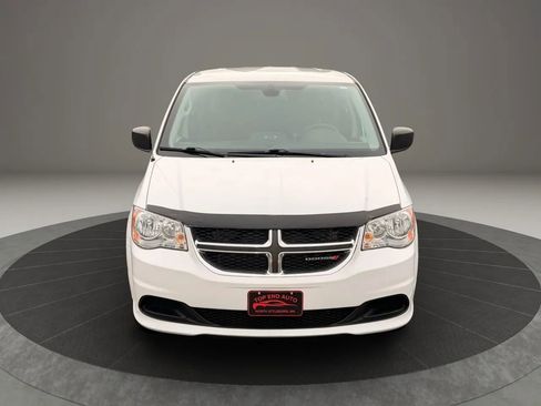 Used 2019 Dodge Grand Caravan SE image 2