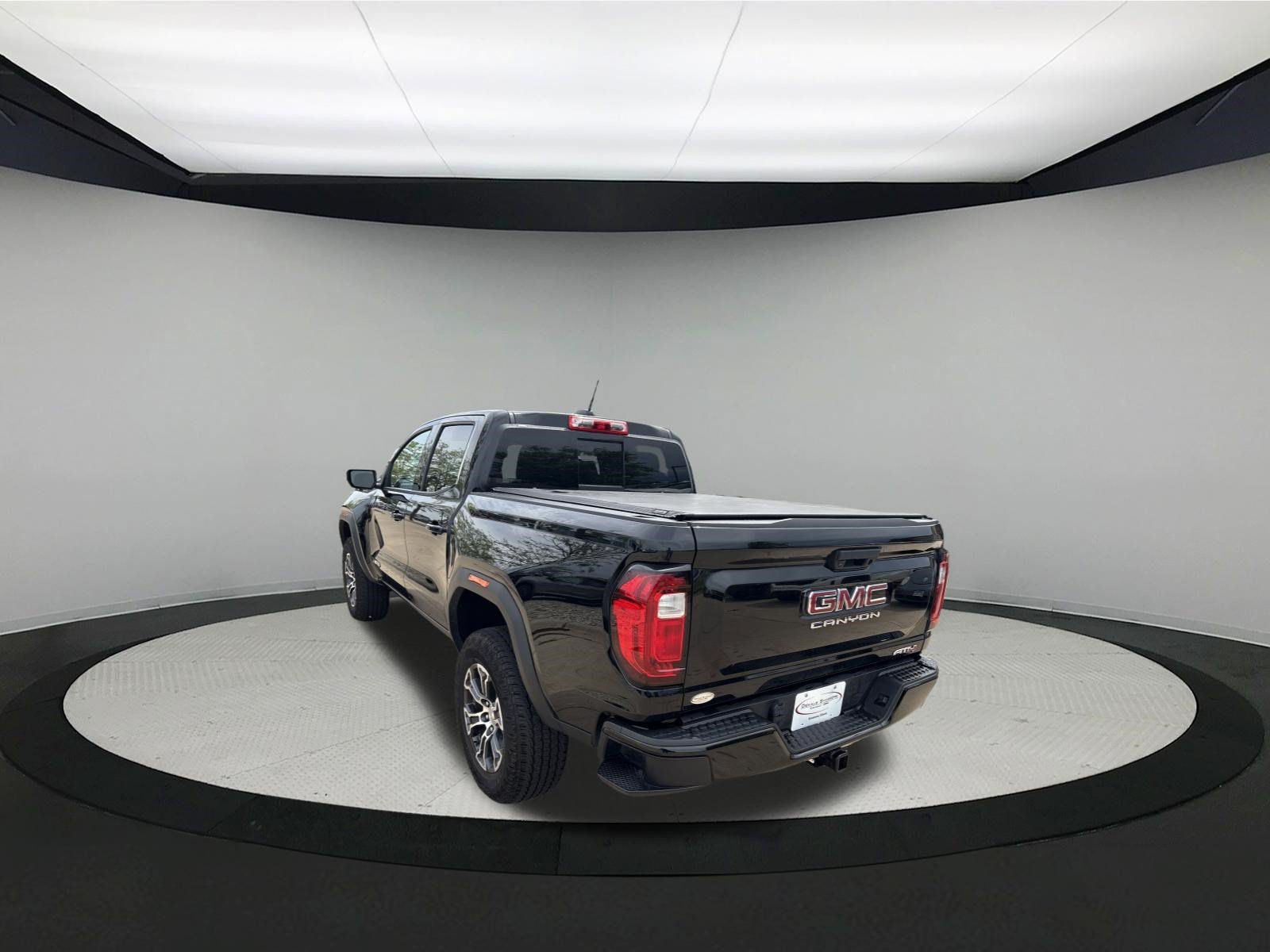 Used 2024 GMC Canyon AT4 AWD/4WD image 5