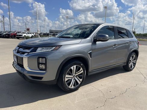 Used 2025 Mitsubishi Outlander Sport SE image 5