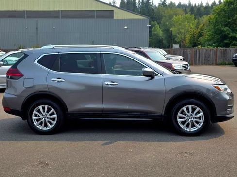 Used 2018 Nissan Rogue SV w/ Premium Package AWD/4WD image 8