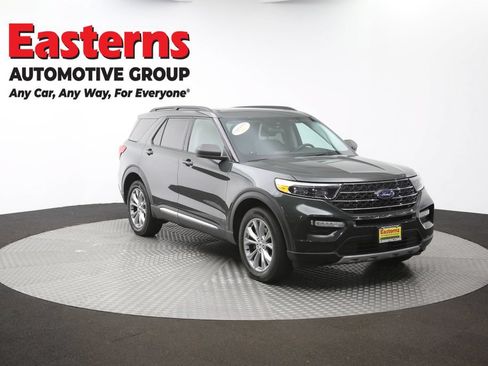 Used 2022 Ford Explorer XLT w/ Equipment Group 202A AWD/4WD image 53