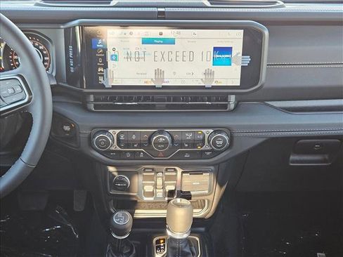 New 2025 Jeep Gladiator Sport image 10