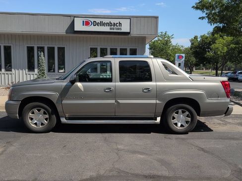 Used 2002 Cadillac Escalade EXT AWD/4WD image 1