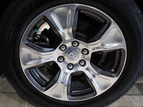Used 2019 RAM 1500 Laramie AWD/4WD image 12
