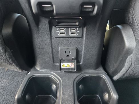 Used 2022 Jeep Gladiator Sport image 28