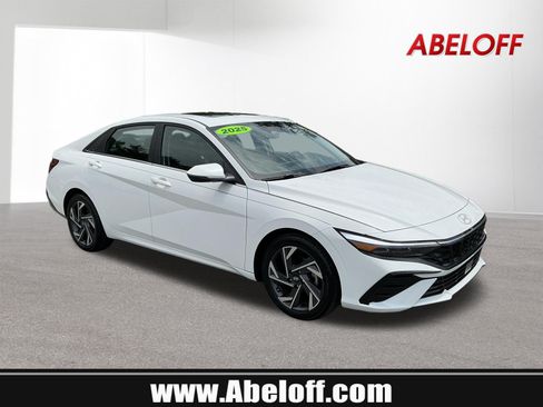 Used 2025 Hyundai Elantra Limited FWD image 1