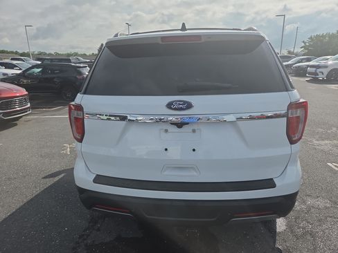 Used 2019 Ford Explorer XLT AWD/4WD image 11