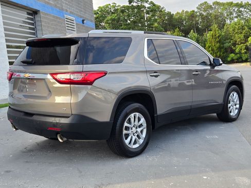 Used 2018 Chevrolet Traverse LT FWD image 7