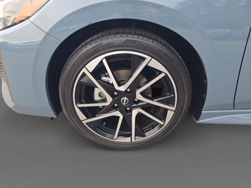 Certified 2025 Nissan Sentra SR w/ SR Premium Package image 9