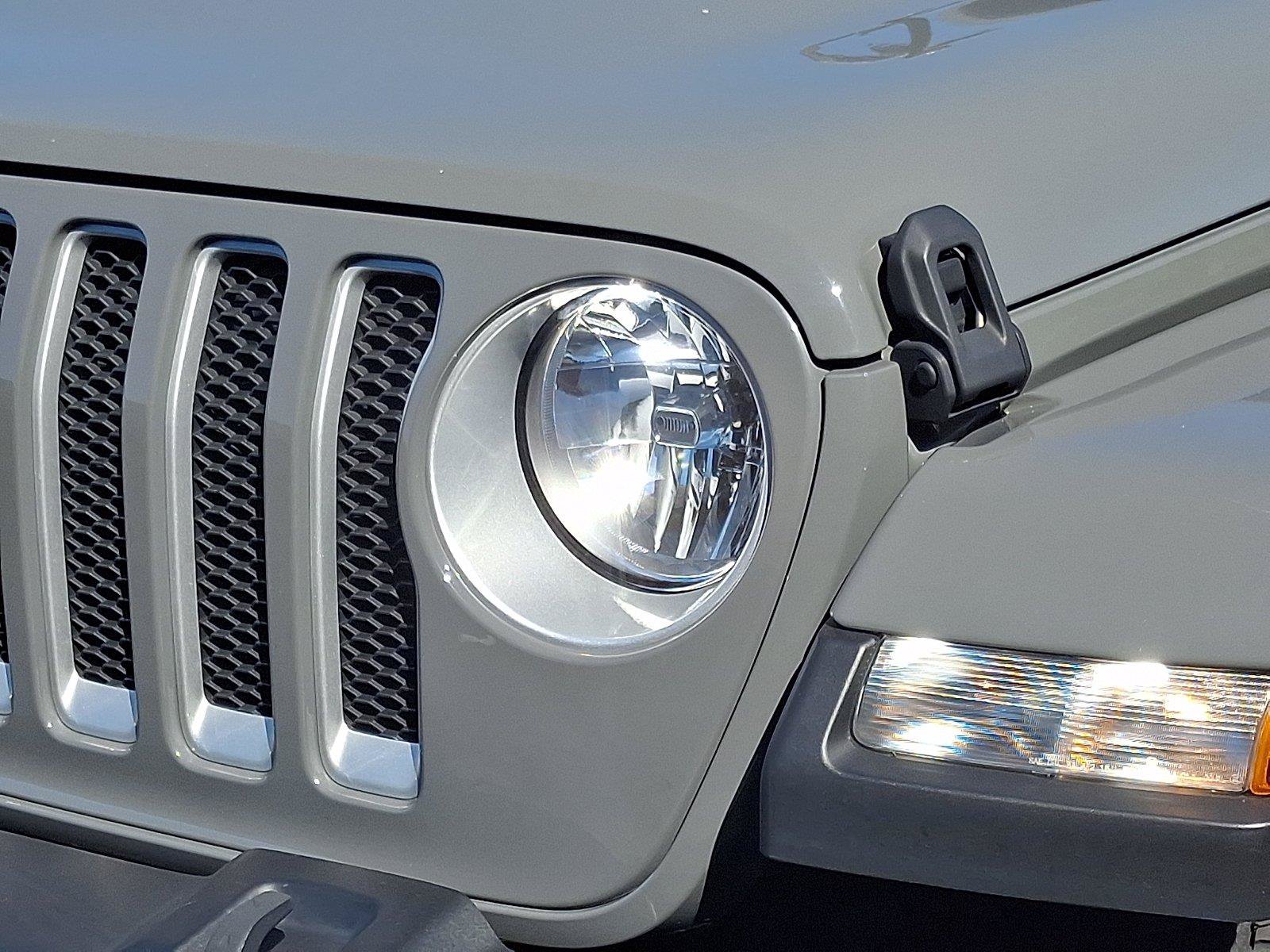 Used 2022 Jeep Wrangler Unlimited Sahara w/ Cold Weather Group AWD/4WD image 27