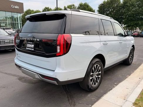 Used 2025 Ford Expedition Platinum AWD/4WD image 10