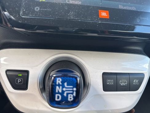 Used 2017 Toyota Prius Prime Advanced FWD image 24