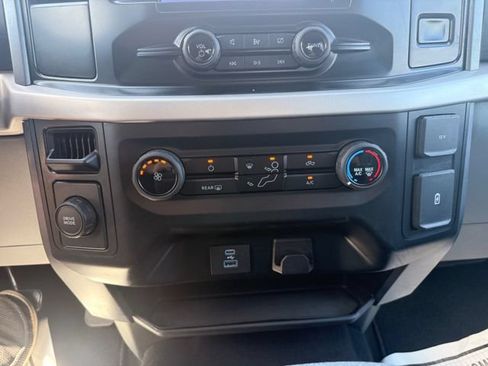 Used 2023 Ford F150 XLT RWD image 5