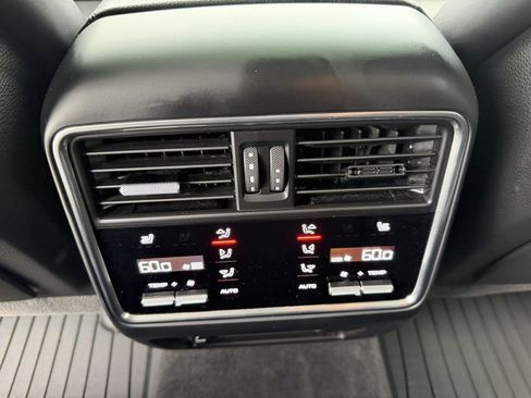 Used 2021 Porsche Cayenne S AWD/4WD image 24