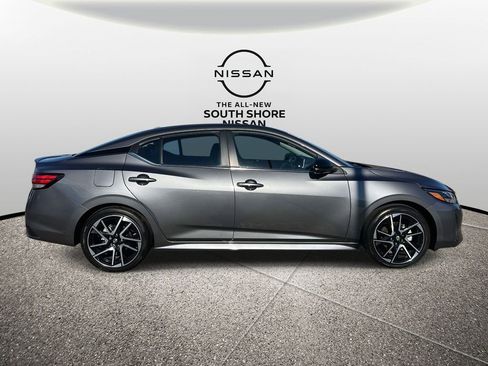 Certified 2025 Nissan Sentra SR w/ SR Premium Package image 5