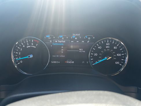 Used 2021 Ford Expedition XLT image 12