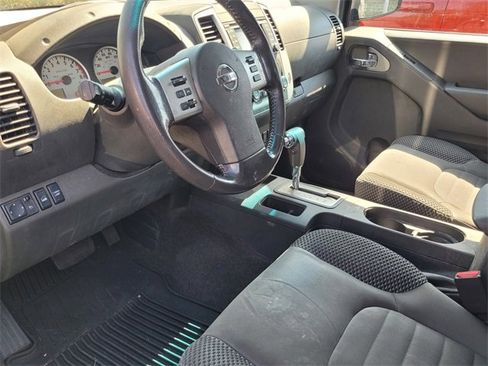 Used 2016 Nissan Frontier PRO-4X image 5