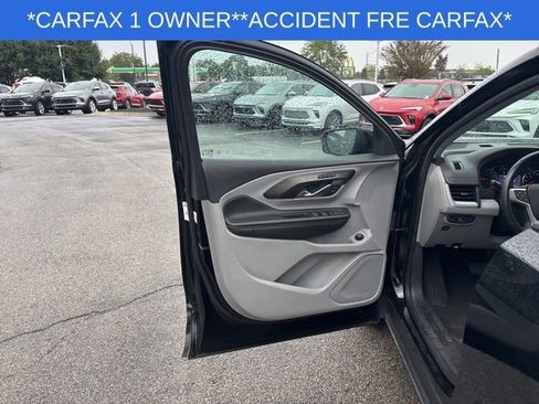 Used 2023 GMC Terrain SLT image 23