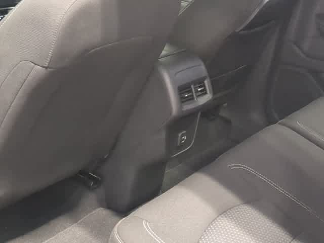 Used 2023 GMC Terrain SLE w/ Driver Convenience Package AWD/4WD image 18