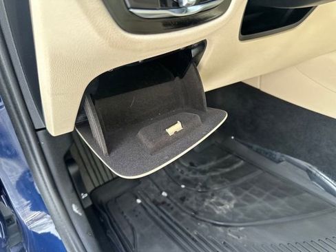 Used 2019 BMW 530i xDrive w/ Premium Package image 12