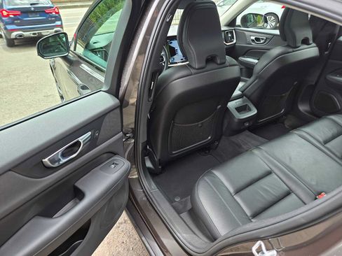 Used 2024 Volvo S60 B5 Plus FWD image 15